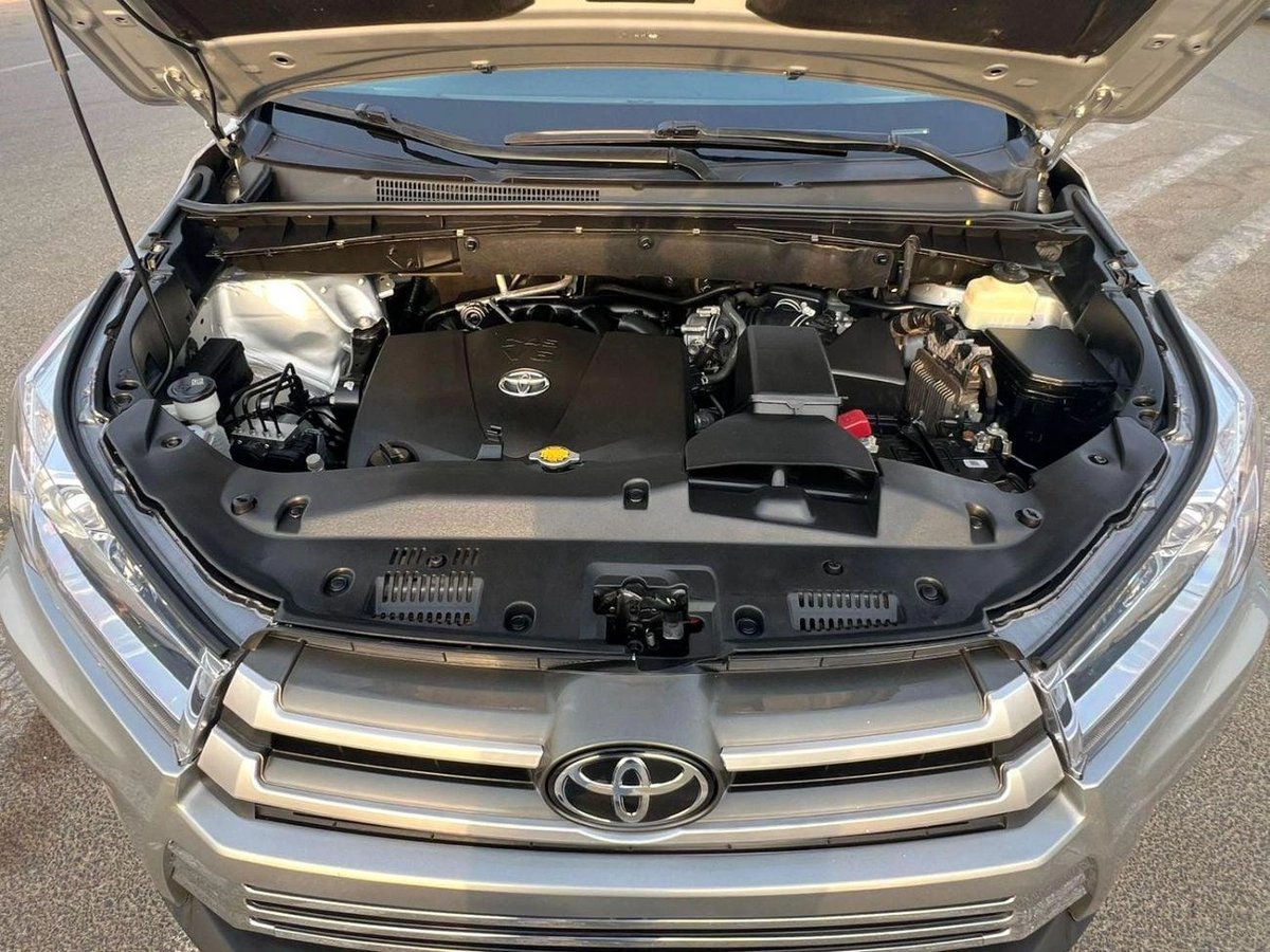 Toyota Highlander 2017 Toyota Highlander LE Plus - MidOption - 3.5L V6 - Full 7 Seater - Trunk Auto-22-0