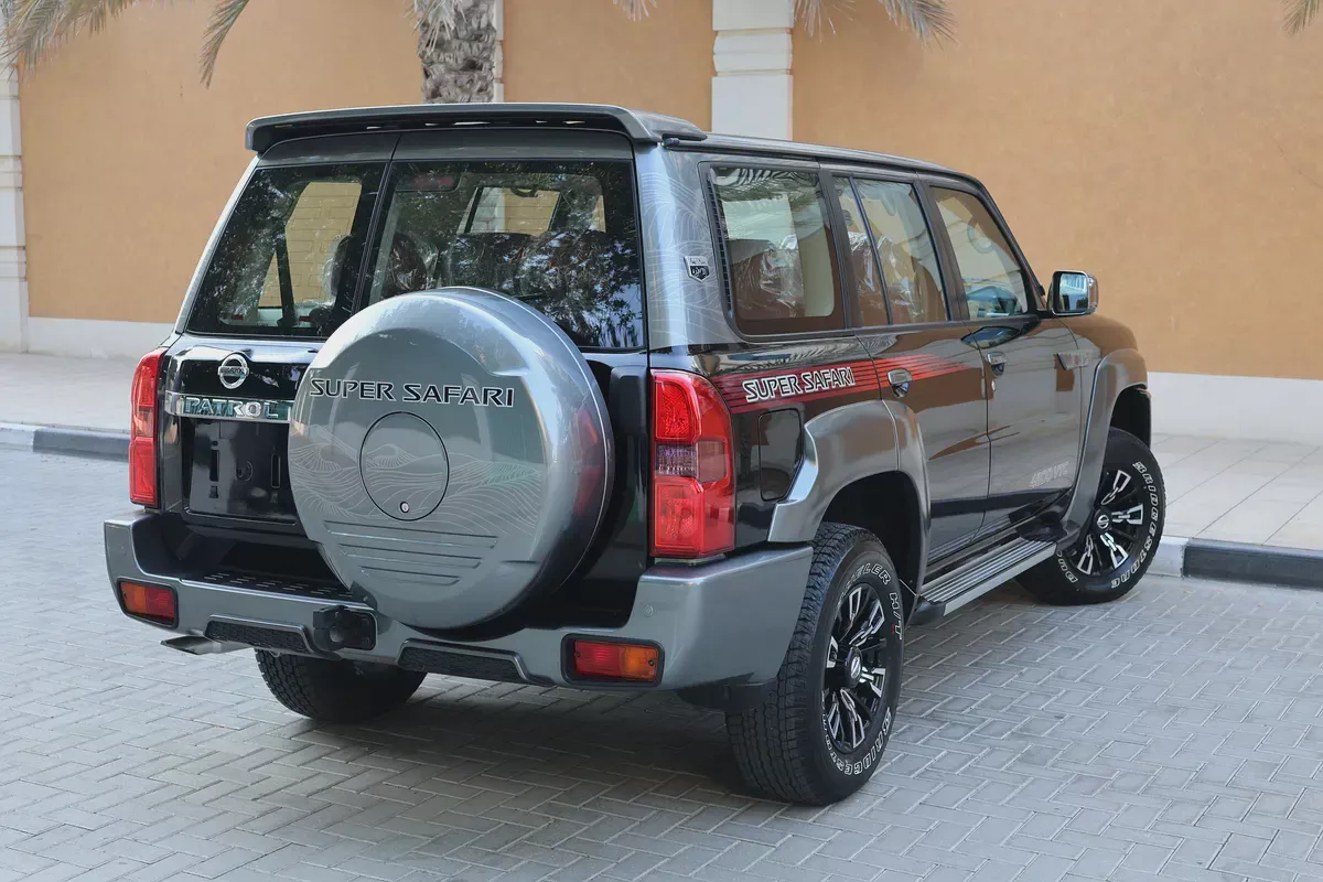 Nissan Patrol Super Safari Al Ostoura 2024 GCC Specs --3-3
