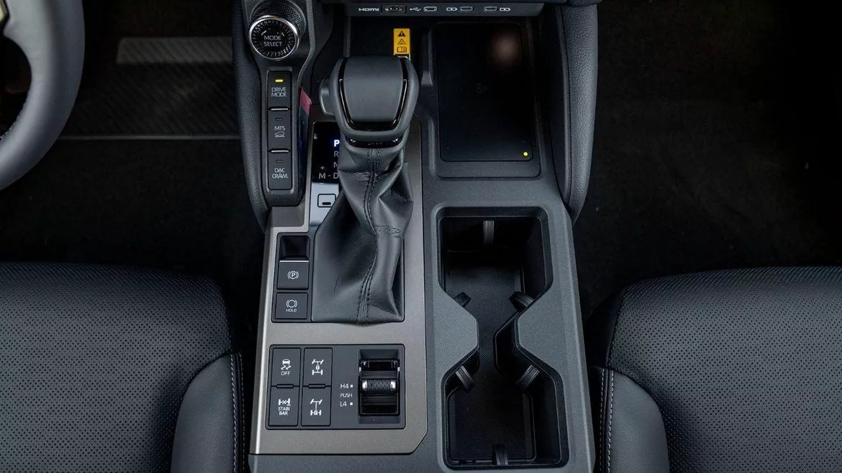 Toyota Prado VXR Adventure Dual Tone 2.4T Adventure 2.4L-20-0