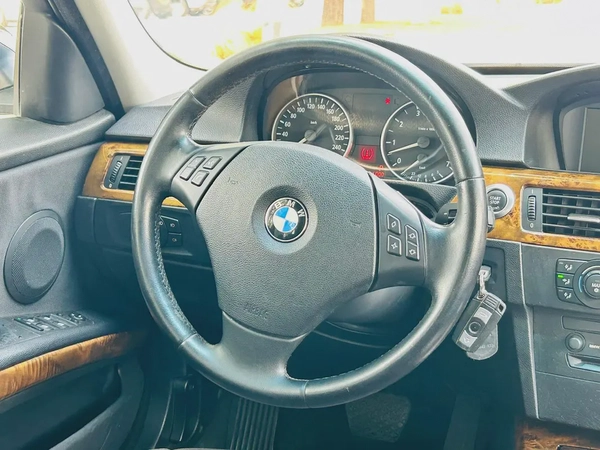 BMW 323i | 2006 | CLEAN TITLE | FRESH JAPAN IMPORT