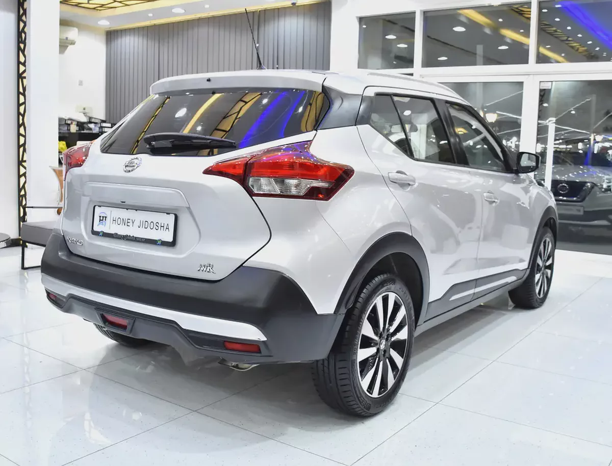 EXCELLENT DEAL for our Nissan Kicks ( 2017 Model ) in Silver Color GCC Specs-4-4