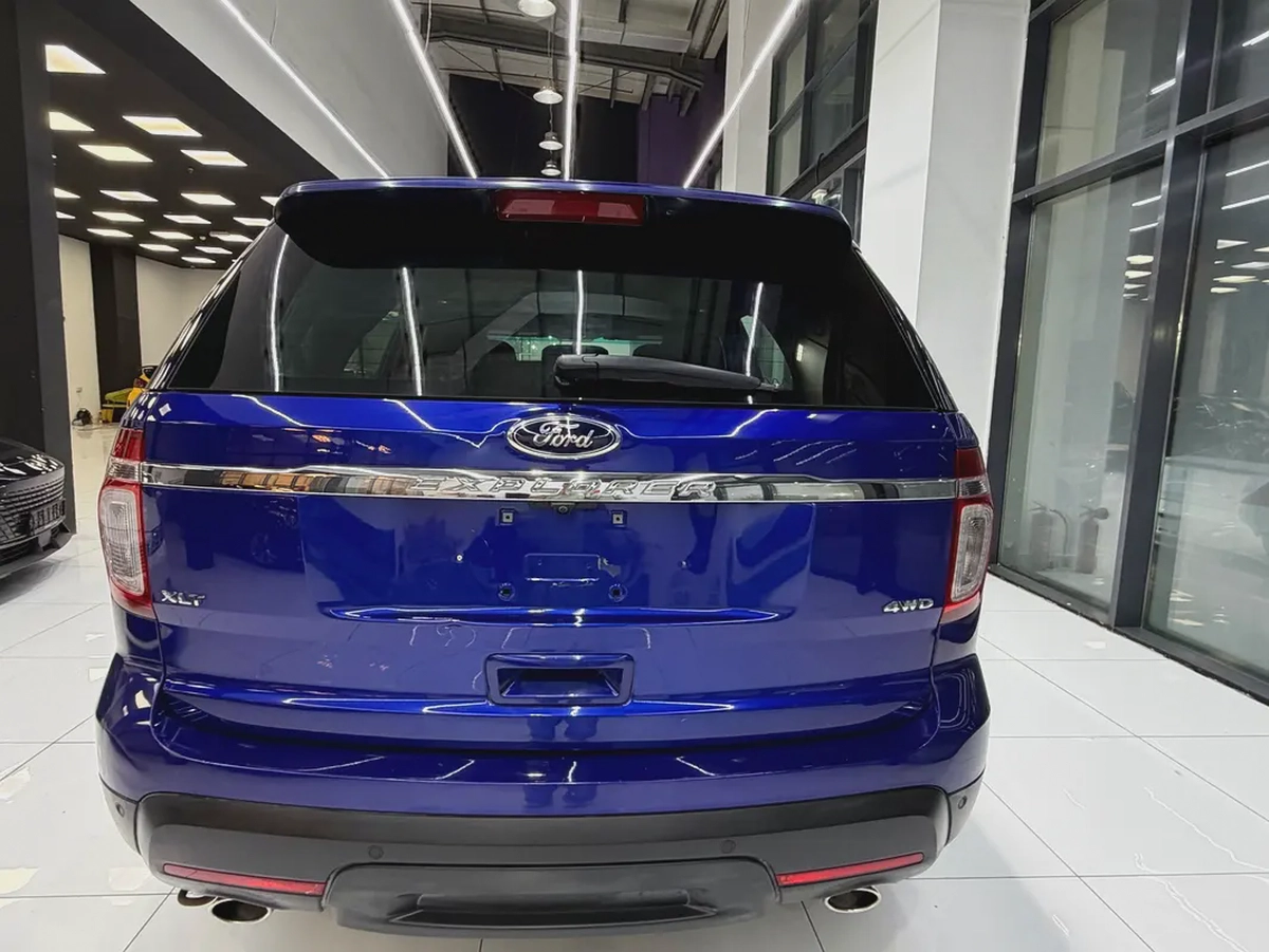 Ford Explorer Limited 2015 GCC Specs - Well Maintained!-4-4