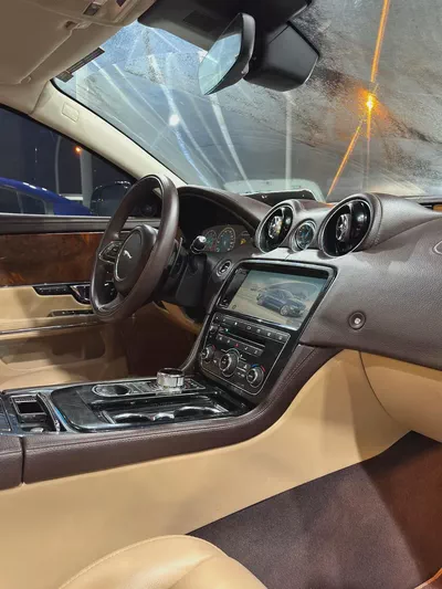 Jaguar XJ Luxury (LWB) 2018 GCC Specs-6