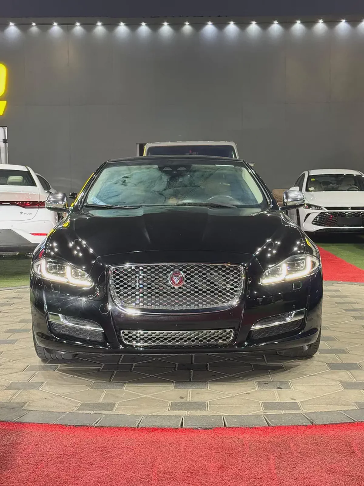 Jaguar XJ Luxury (LWB) 2018 GCC Specs-2-2