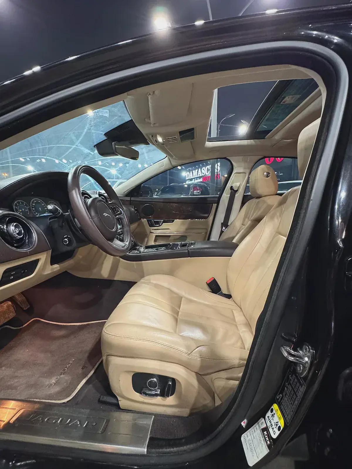 Jaguar XJ Luxury (LWB) 2018 GCC Specs-8-8