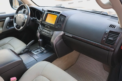 Toyota Land Cruiser VXR 2011 -153000KM- GCC Specs - Well Maintained-13