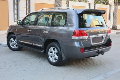 Toyota Land Cruiser VXR 2011 -153000KM- GCC Specs - Well Maintained-2