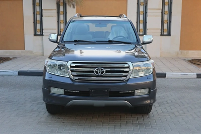 Toyota Land Cruiser VXR 2011 -153000KM- GCC Specs - Well Maintained-4