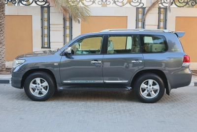 Toyota Land Cruiser VXR 2011 -153000KM- GCC Specs - Well Maintained-6