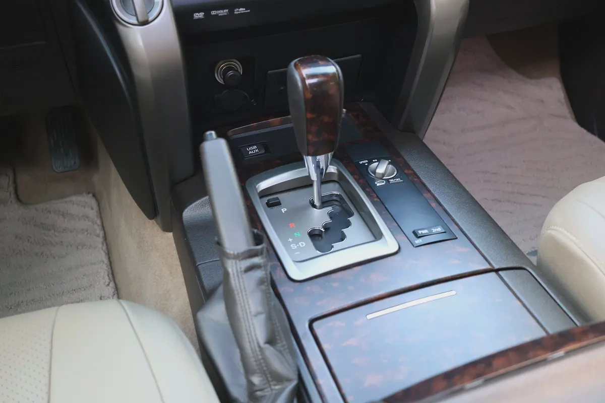 Toyota Land Cruiser VXR 2011 -153000KM- GCC Specs - Well Maintained-12-12
