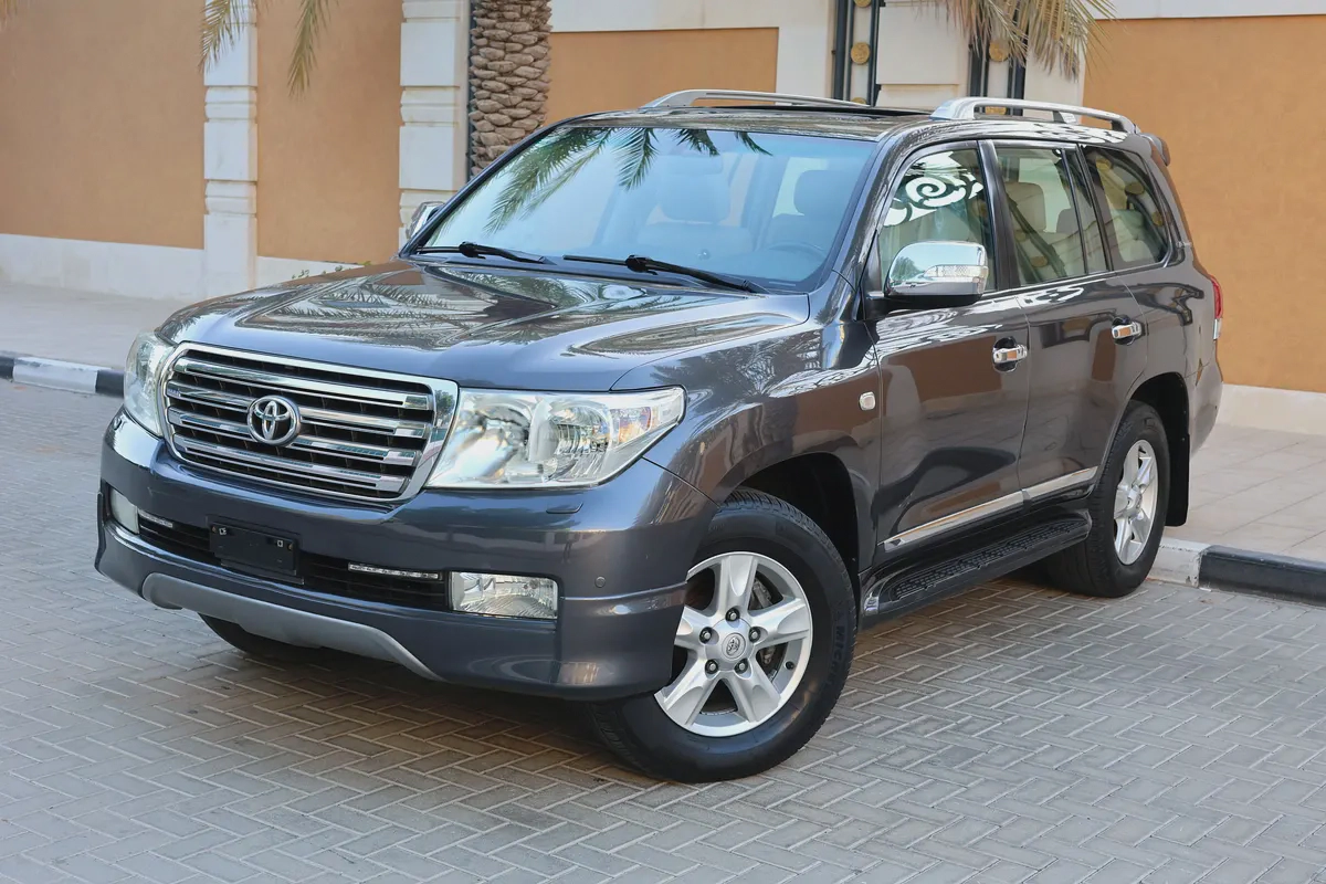 Toyota Land Cruiser VXR 2011 -153000KM- GCC Specs - Well Maintained-1-1