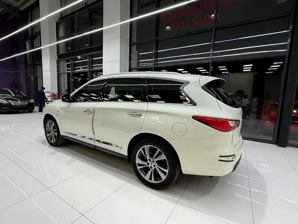 Infiniti QX60 Premium 2016 GCC Specs full service history
