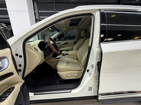 Infiniti QX60 Premium 2016 GCC Specs full service history