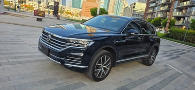 2019-Volkswagen Touareg  Full Option Excellent Condition-2