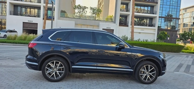 2019-Volkswagen Touareg  Full Option Excellent Condition-3