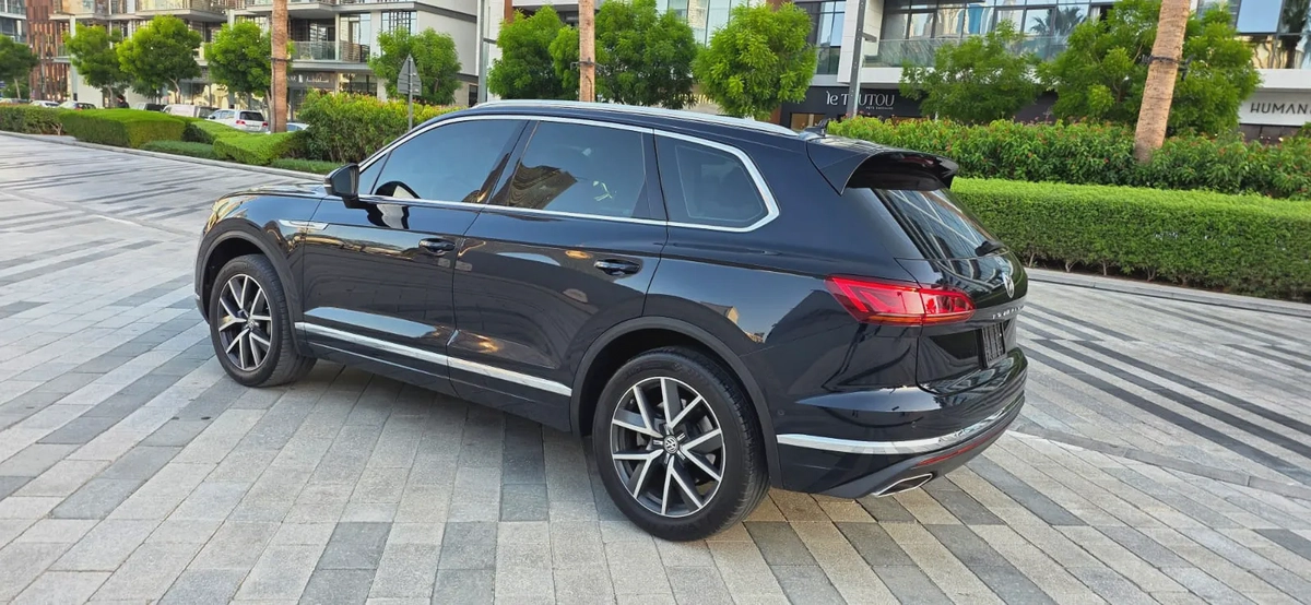 2019-Volkswagen Touareg  Full Option Excellent Condition-7-7