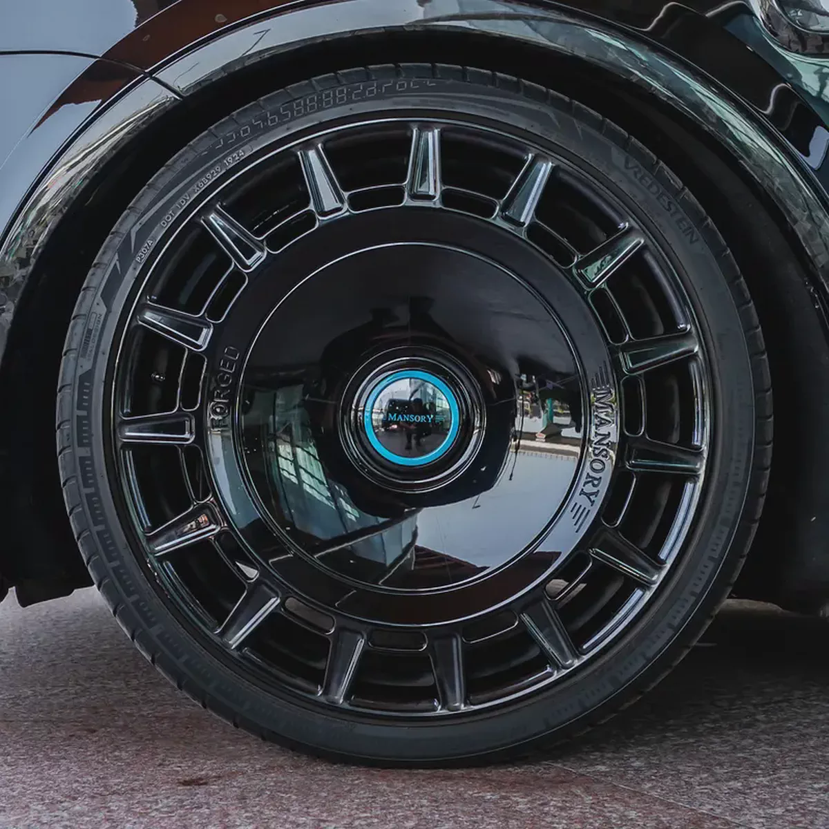 2025  ROLLS ROYCE CULLINAN MANSORY  DONE 15,000KM-18-18