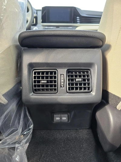 Toyota Camry E 2.5L-9