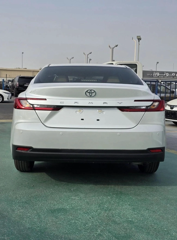 Toyota Camry E 2.5L