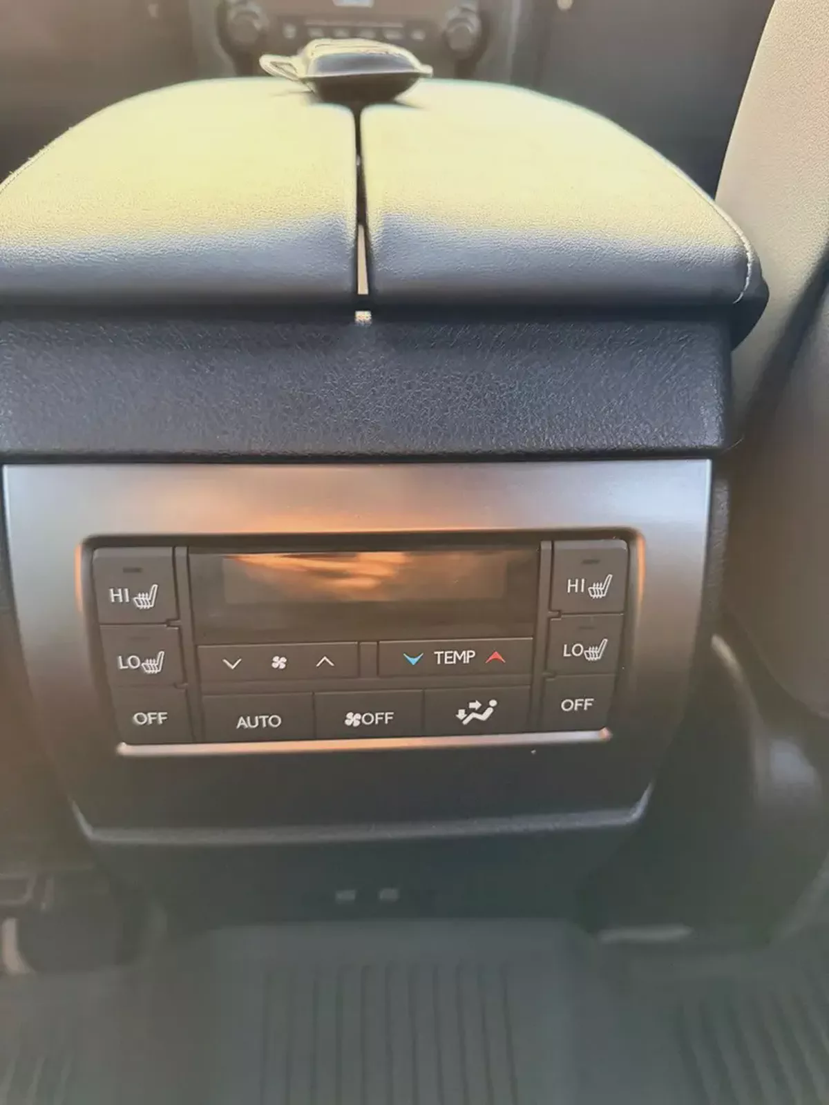 Lexus GX 460 2022 American Specs - Luxury SUV in Pristine Condition-4-4