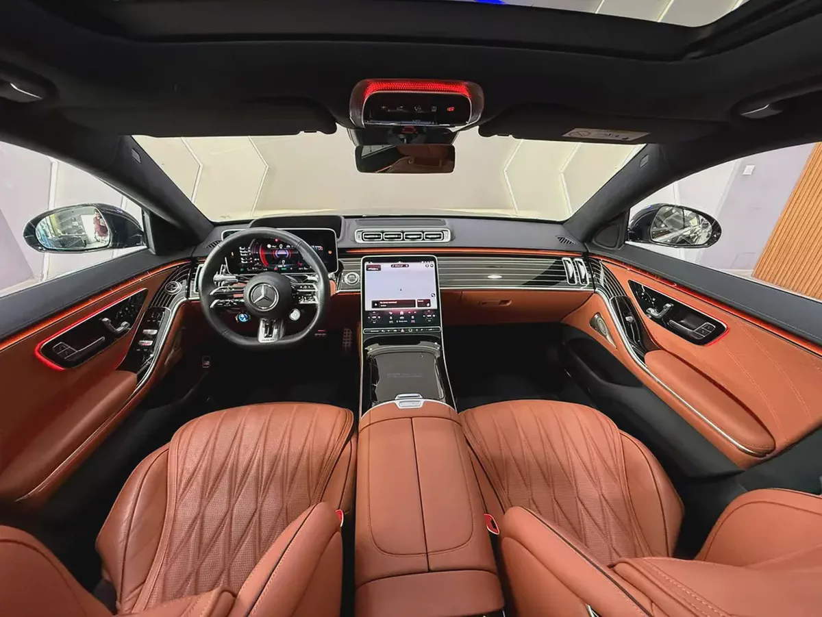 2024 - Mercedes-Benz S63 AMG V8 almost Brand new! for 555,000.00 AED-10-10