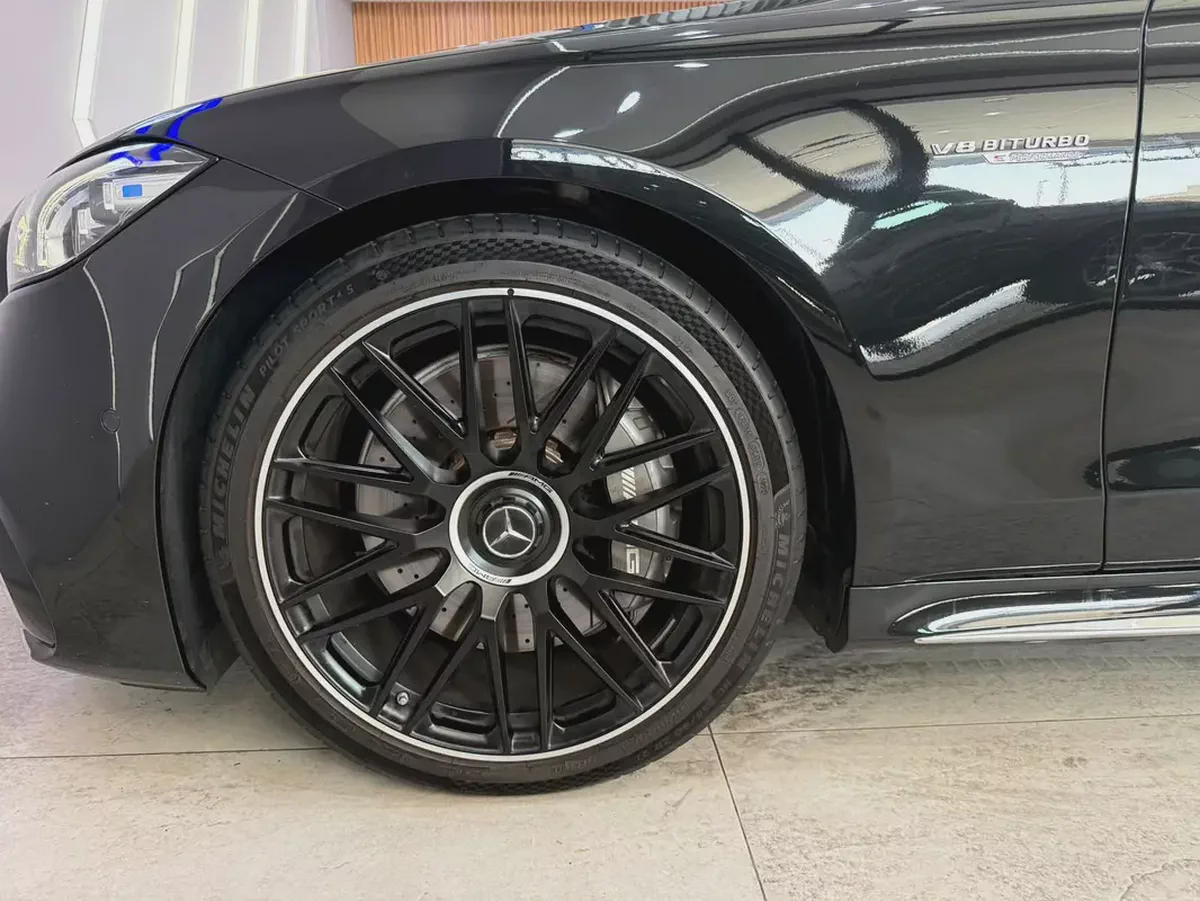 2024 - Mercedes-Benz S63 AMG V8 almost Brand new! for 555,000.00 AED-6-6