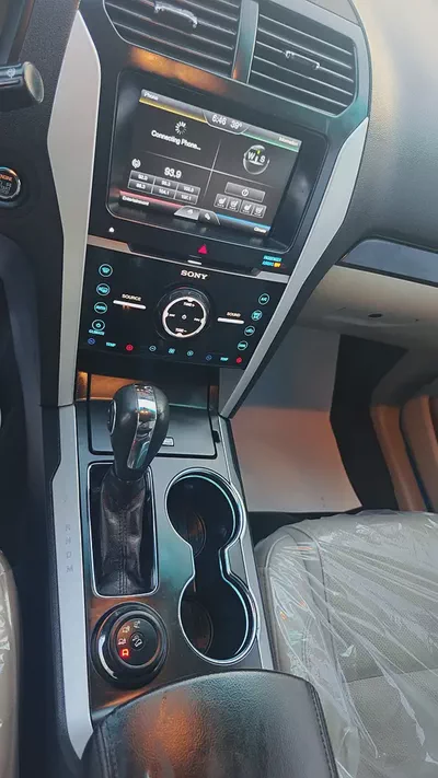 Ford Explorer Limited 2014 GCC Specs - Well Maintained-14