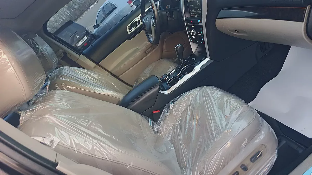 Ford Explorer Limited 2014 GCC Specs - Well Maintained-13-13