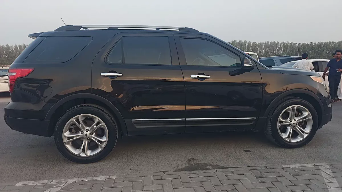 Ford Explorer Limited 2014 GCC Specs - Well Maintained-2-2