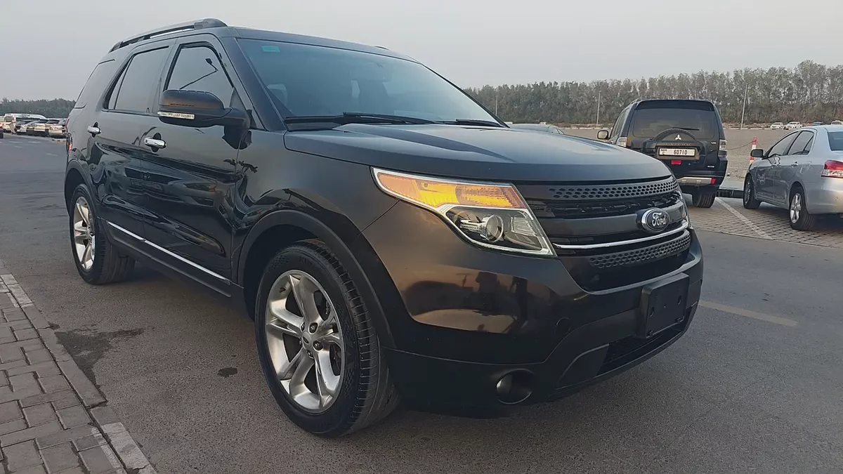 Ford Explorer Limited 2014 GCC Specs - Well Maintained-4-4