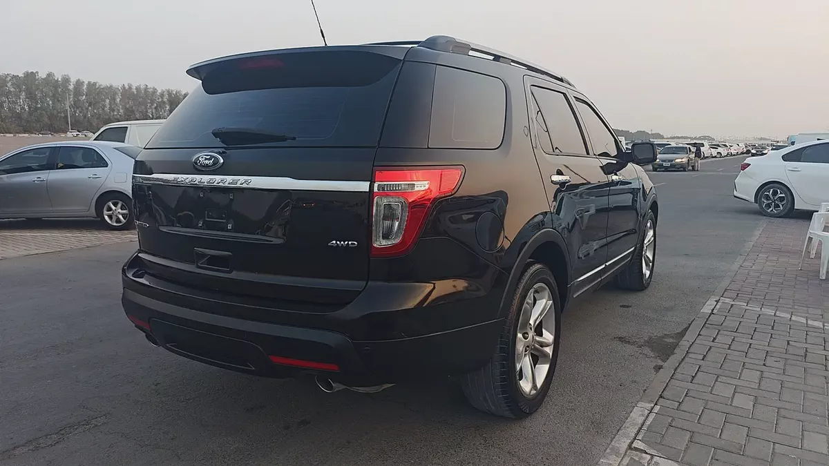 Ford Explorer Limited 2014 GCC Specs - Well Maintained-5-5