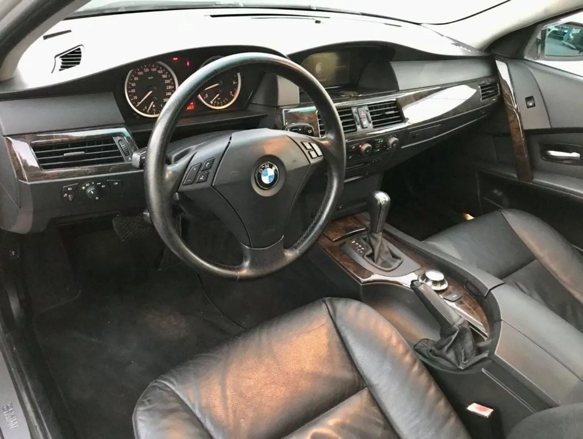 BMW 530i STD-10-0