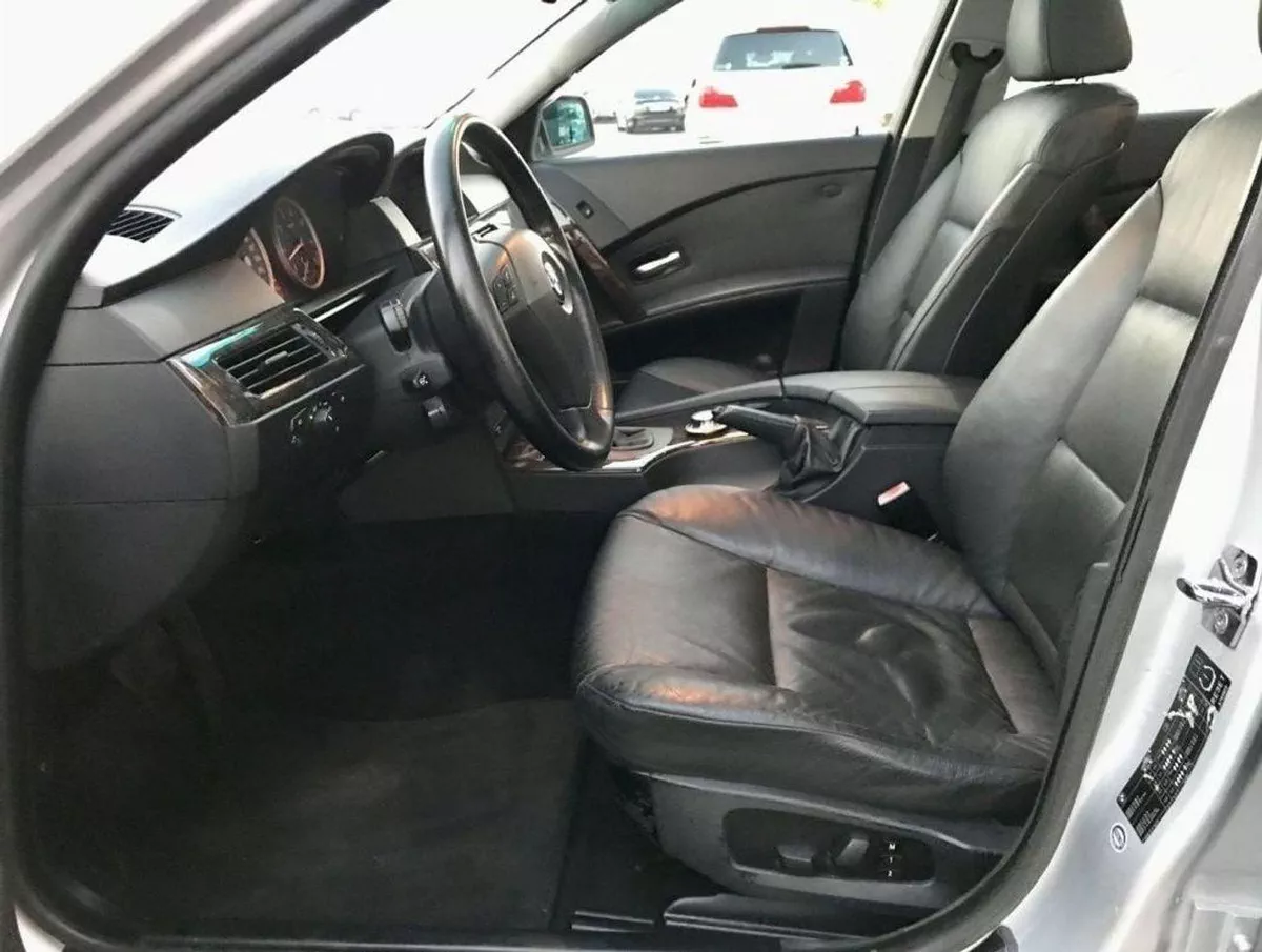 BMW 530i STD-8-0