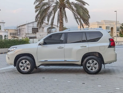 TOYOTA PRADO 2020 GCC V4 2.7L ACCIDENT FREE IN EXCELLENT CONDITION-14