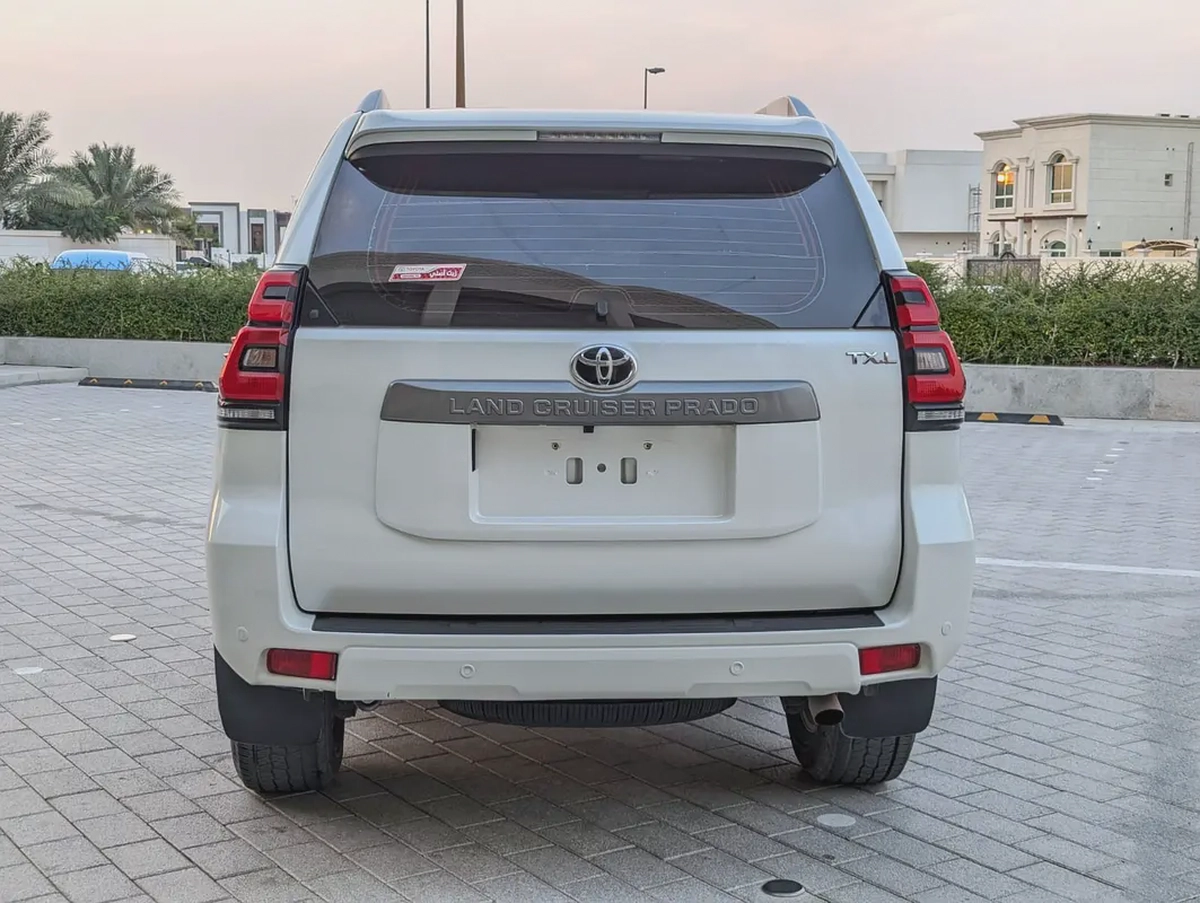 TOYOTA PRADO 2020 GCC V4 2.7L ACCIDENT FREE IN EXCELLENT CONDITION