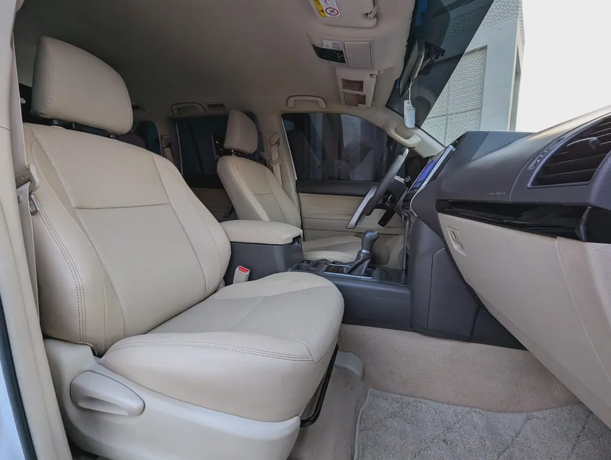 TOYOTA PRADO 2020 GCC V4 2.7L ACCIDENT FREE IN EXCELLENT CONDITION