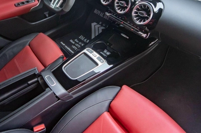 Mercedes Benz A45 4MATIC+-14