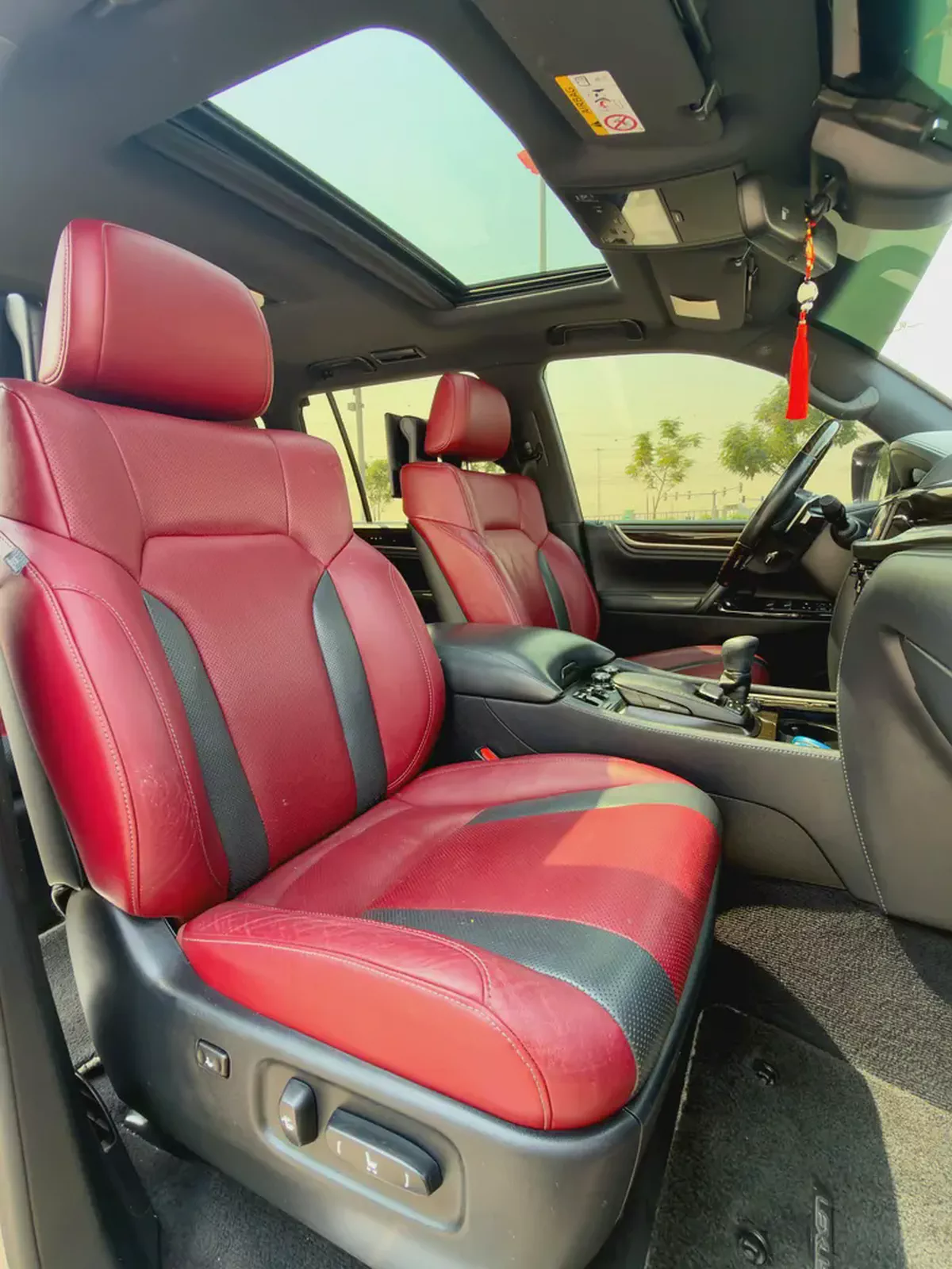 2018 Lexus LX 570 Signature GCC Specs in Excellent Condition-11-11