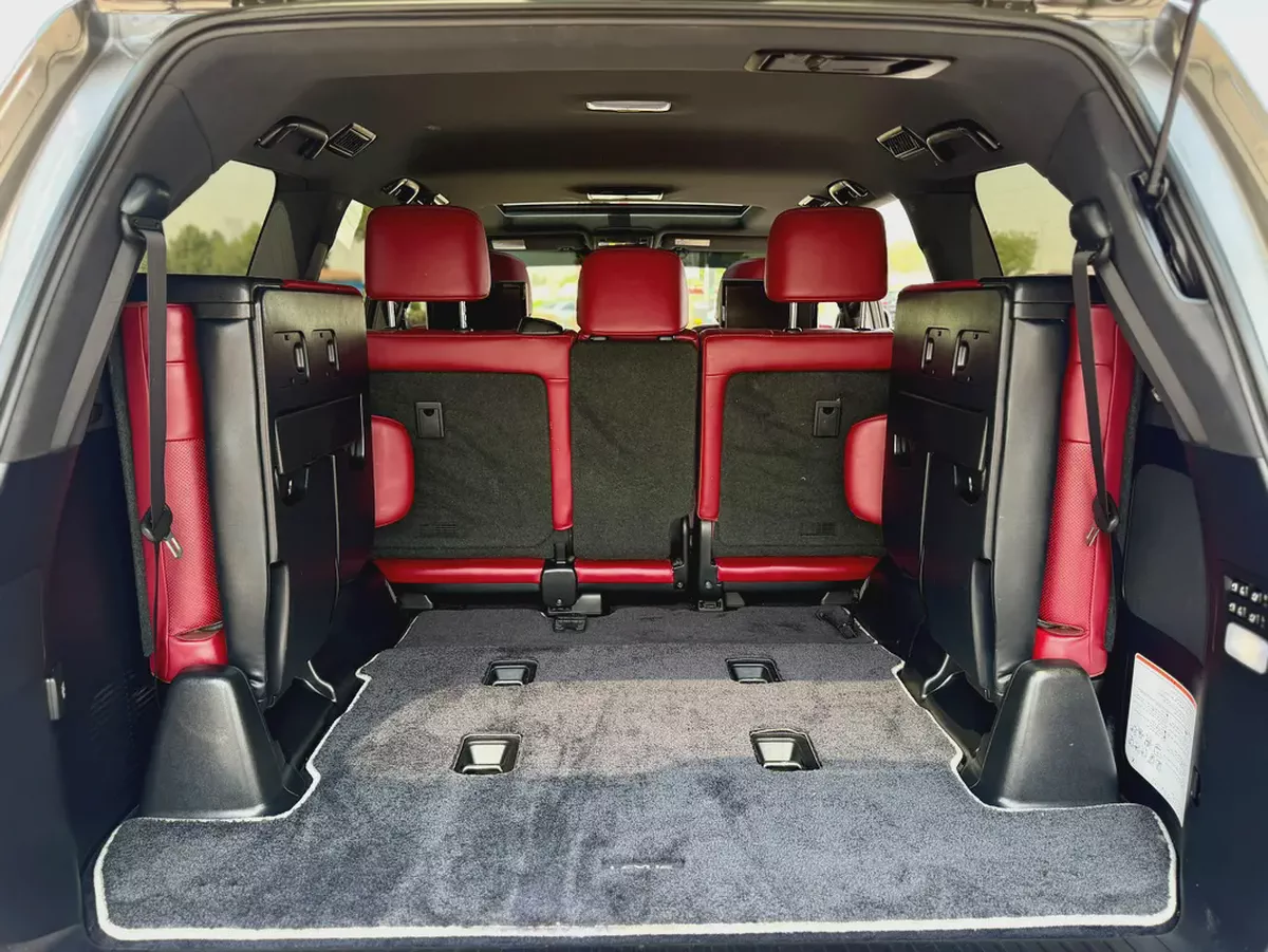 2018 Lexus LX 570 Signature GCC Specs in Excellent Condition-16-16