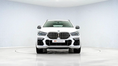 BMW X6 M50i-7