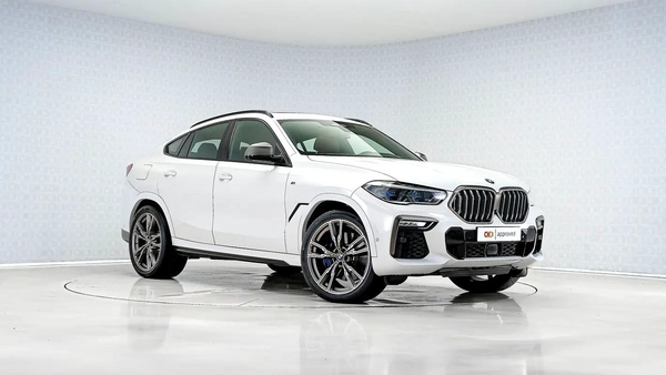 BMW X6 M50i