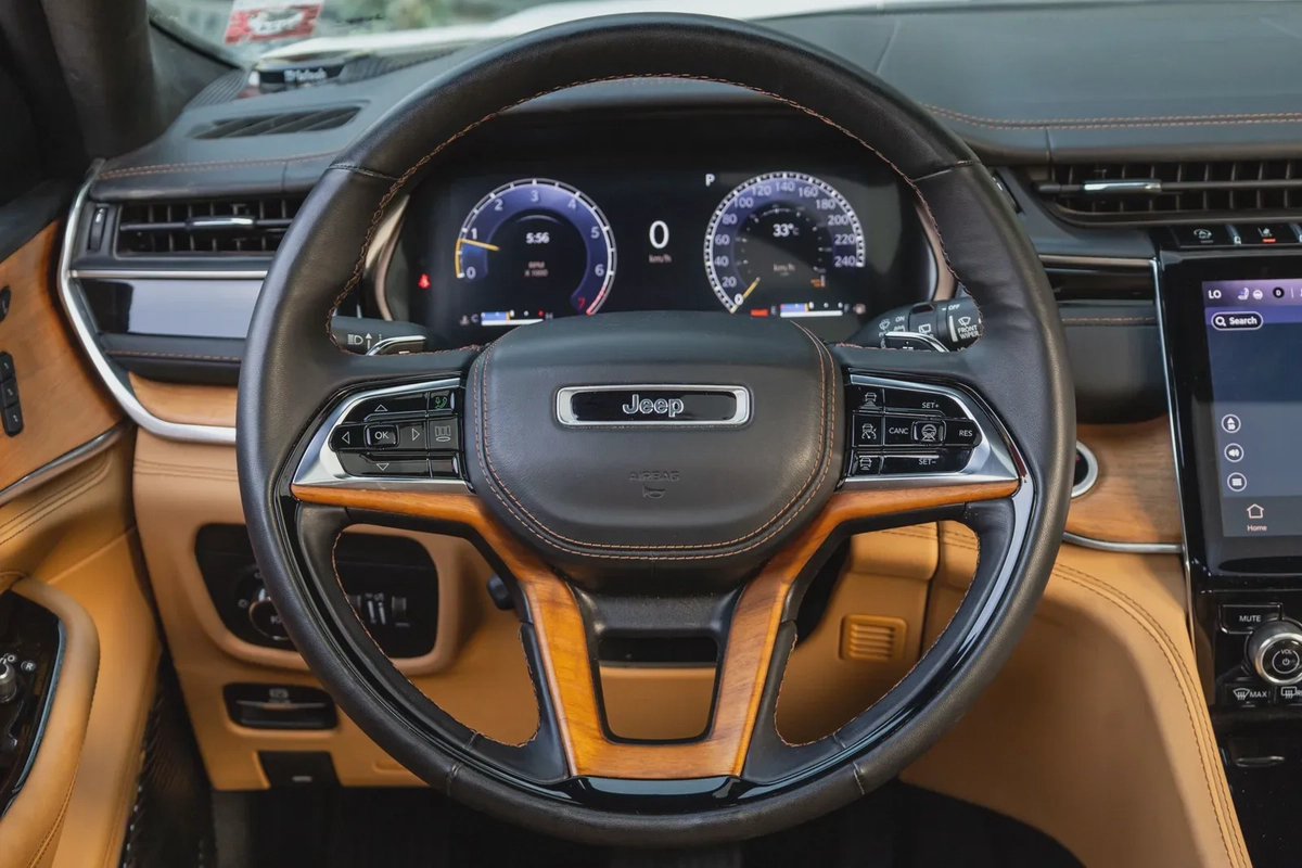 Jeep Grand Cherokee 2023-22-22
