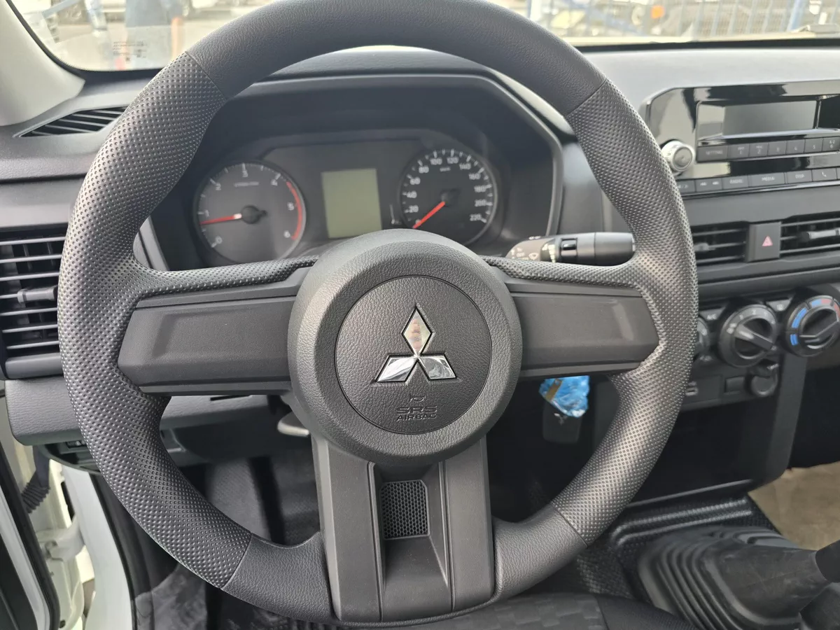 MITSUBISHI L200 DC MANUAL 4X4-6-6