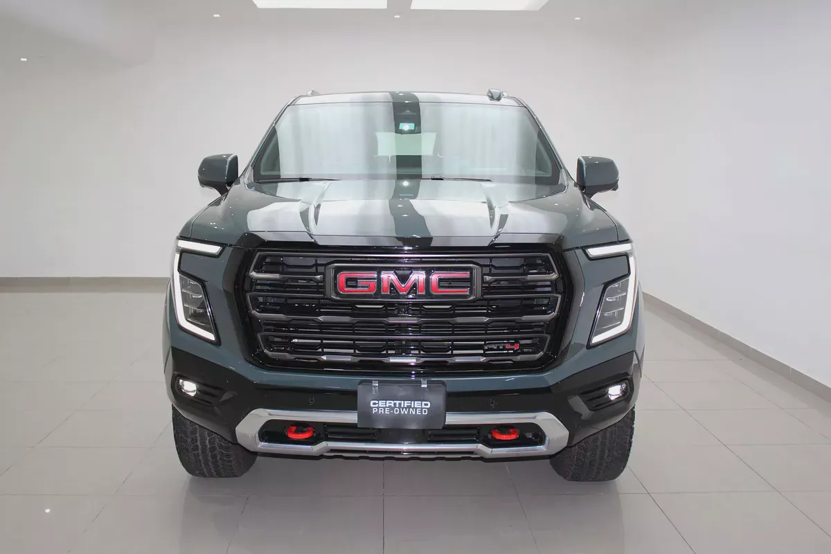 6.2L GMC Yukon AT4 Ultimate 2025 GCC Specs - Luxury Off-Roader-1-1