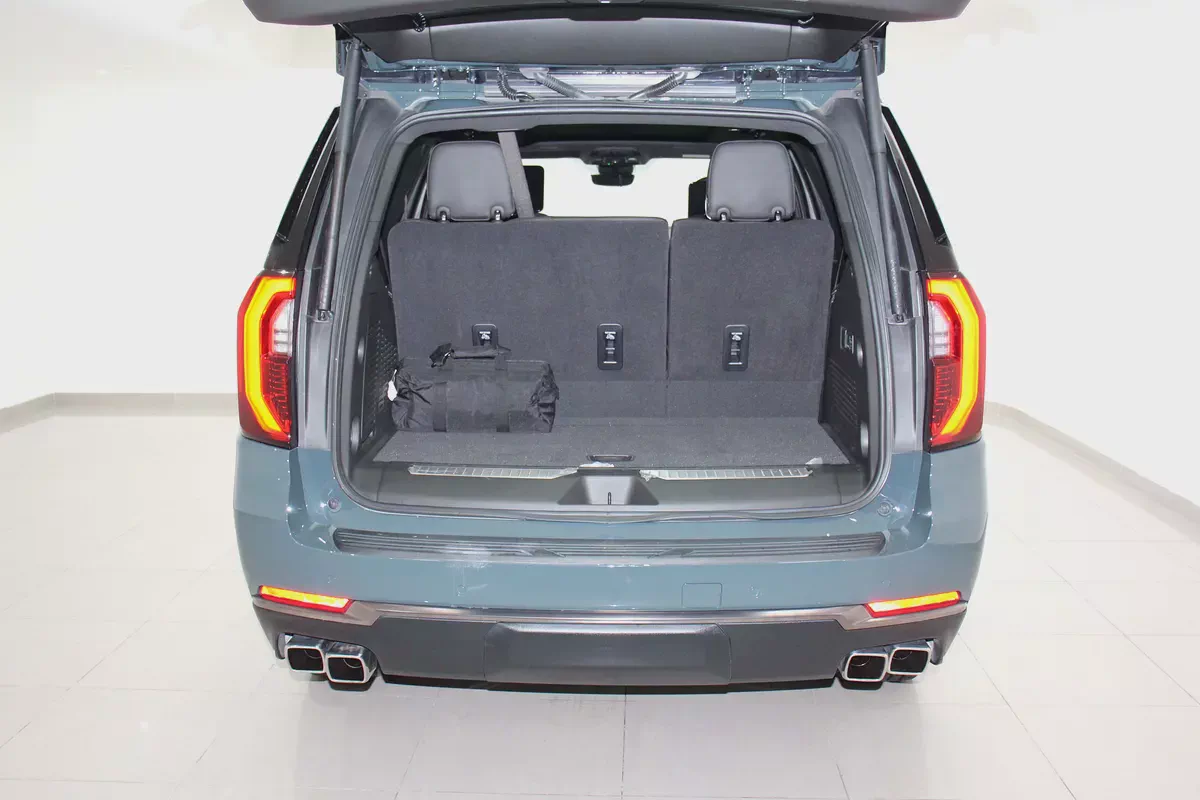 6.2L GMC Yukon AT4 Ultimate 2025 GCC Specs - Luxury Off-Roader-4-4