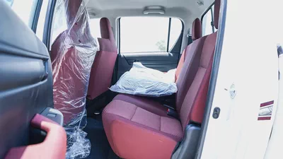 TOYOTA HILUX BASIC 2.4 DISL MODEL 2025 GCC SPECS-15