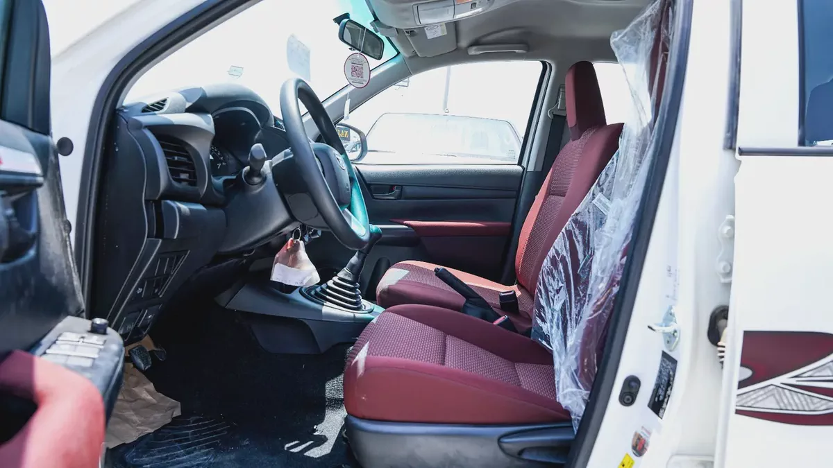 TOYOTA HILUX BASIC 2.4 DISL MODEL 2025 GCC SPECS-13-13