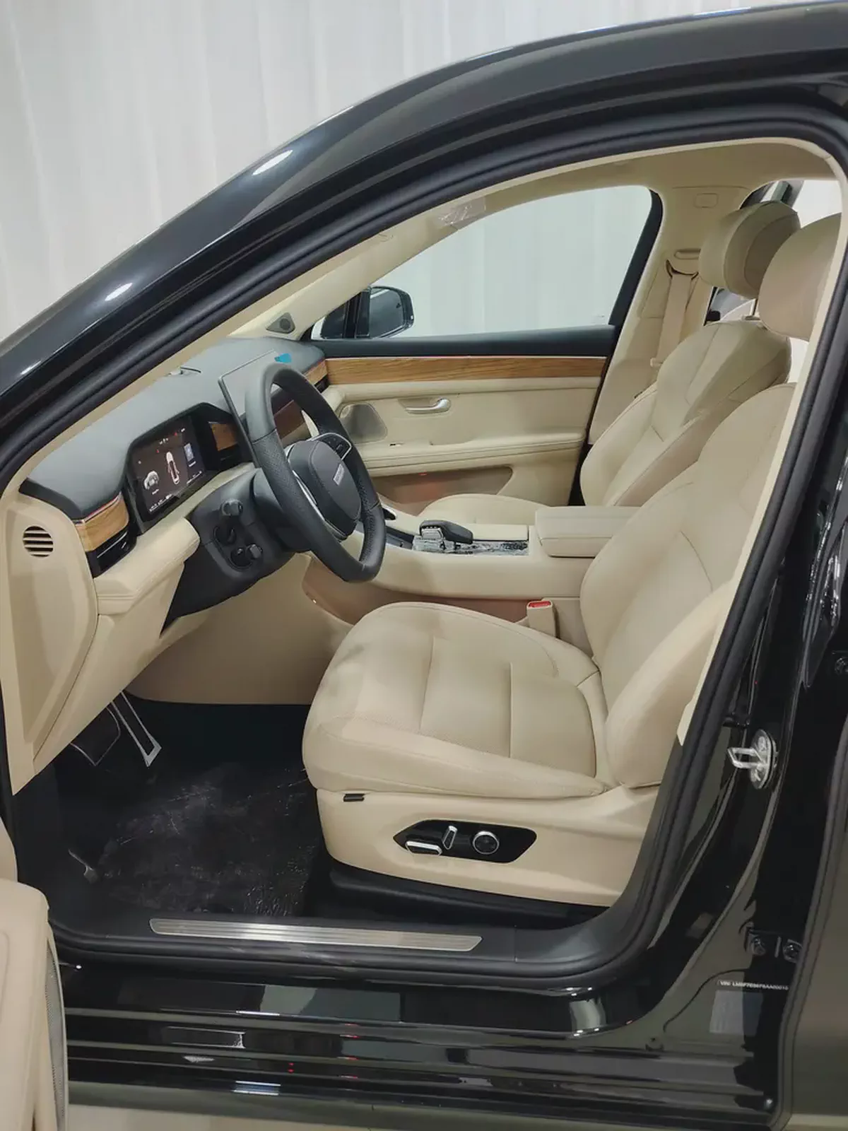 Brand New 2025 Seres 5 Premium | GCC Specs | Luxury Hybrid SUV-8-8