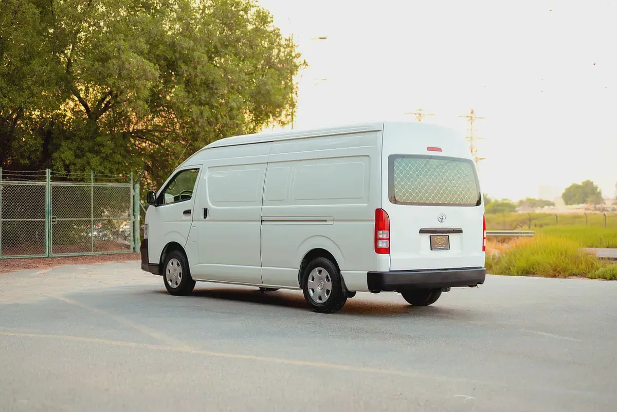 Toyota Hiace High Roof | Delivery Van | GCC Specs | Ref#T32707-3-3