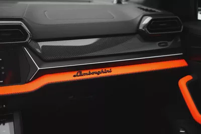 2025 LAMBORGHINI URUS SE-10
